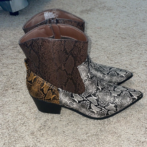 NEW Super cute boots size 9 - Picture 2 of 6